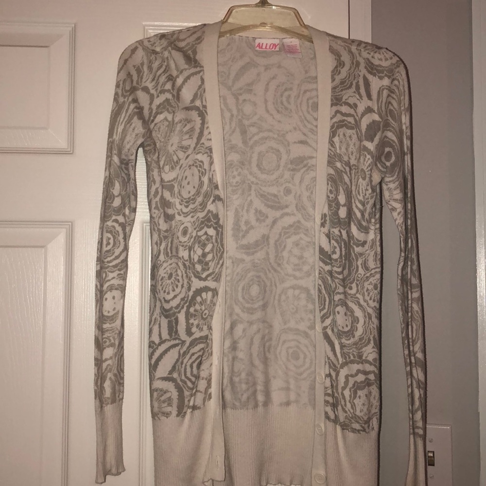 Grey/White Patterned Cardigan